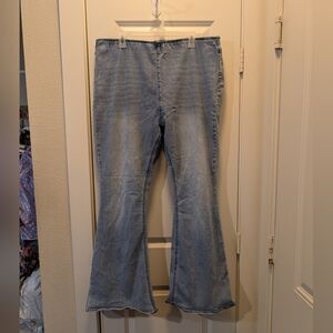 Light Wash Plus Tinseltown Pull On Stretchy Jeans